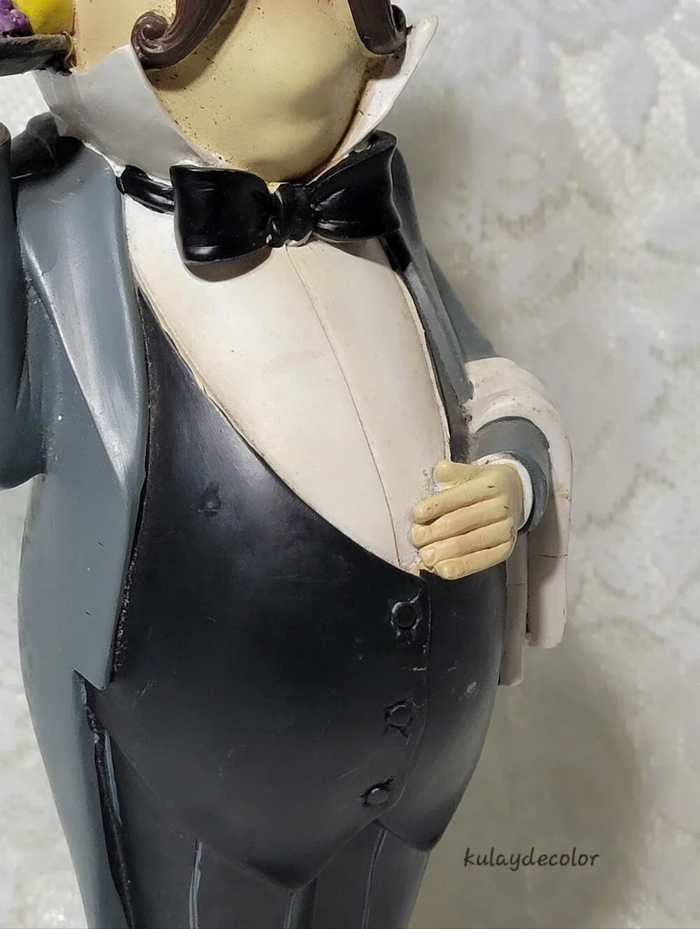 Vintage Resin Butler Figurine Long Nose Fruit Tray Statue 16” Tall Kitchen Decor - Picture 3 of 16